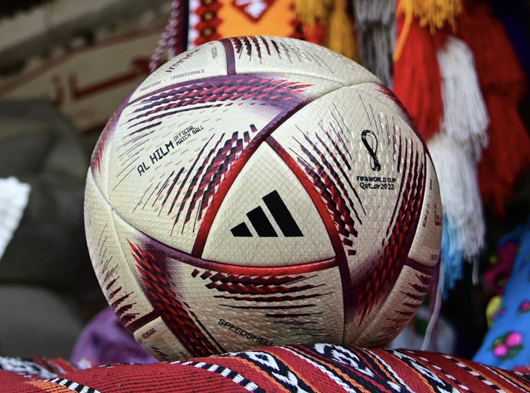 رونمایی از توپ نیمه نهایی و فینال جام جهانی