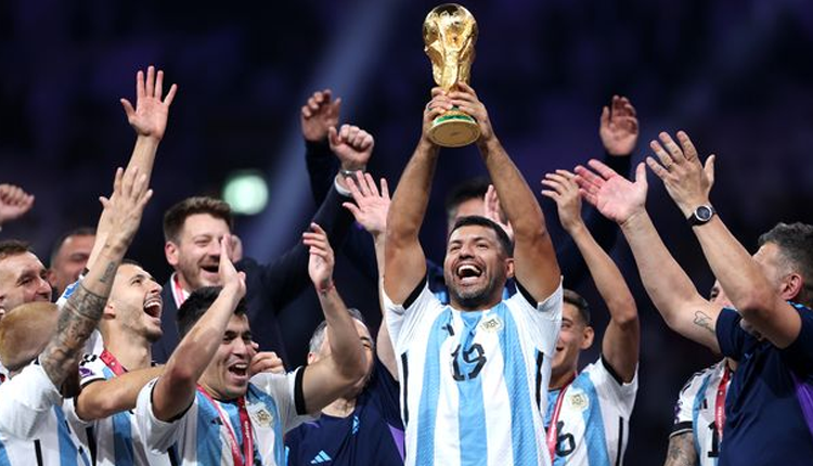 شوخی کاپیتان انگلیس با حضور آگوئرو در جشن قهرمانی آرژانتین
