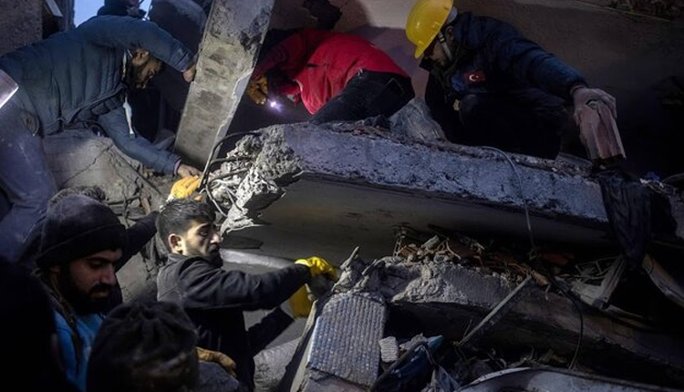 واکنش های ورزشی در ترکیه به زلزله مهیب این کشور