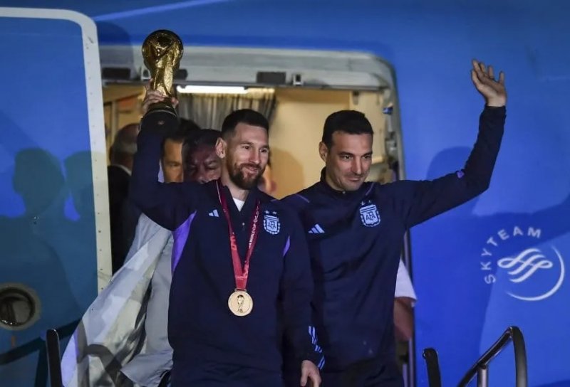 اسکالونی: به این شرط مسی می تواند در جام جهانی 2026 به میدان برود