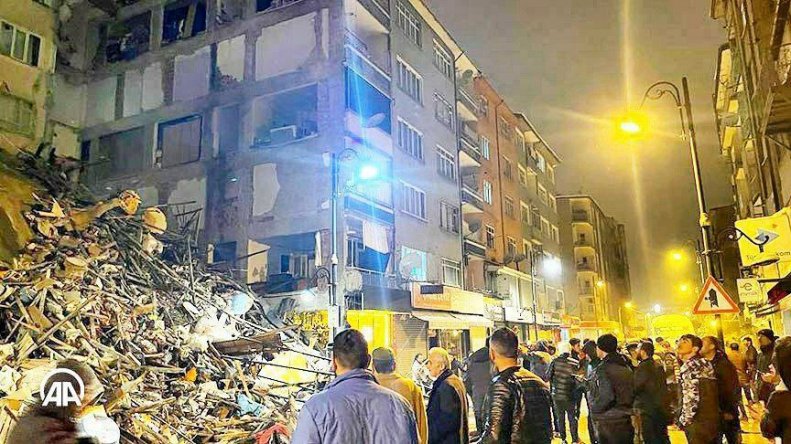 رئال مادرید همدردی خود را با مردم زلزله زده ترکیه و سوریه اعلام کرد + عکس