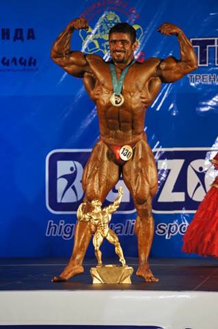 تصویری نایاب : بدن هادی چوپان 6 سال پیش و پیش از قهرمانی در مستر المپیا ! + عکس