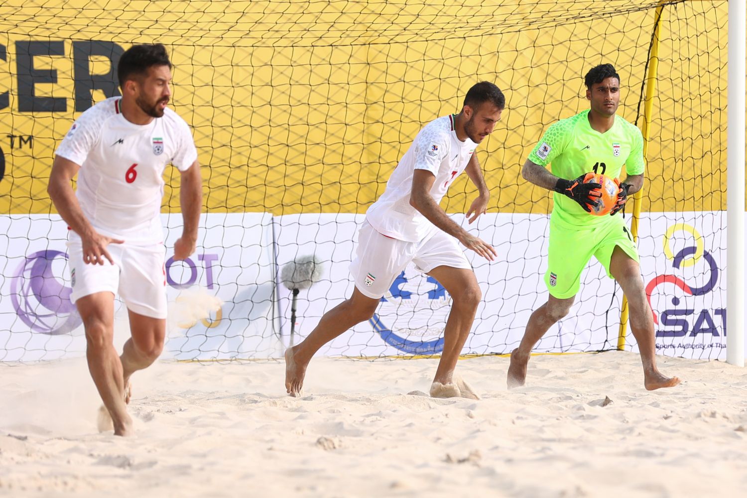 نتیجه فوتبال ساحلی ایران و ازبکستان / جدال با امارات برای صدرنشینی