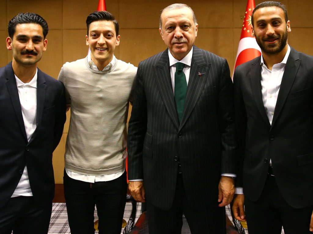 اردوغان در انتظار حمایت اوزیل/ فعالیت های سیاسی ستاره پیشین رئال و آرسنال