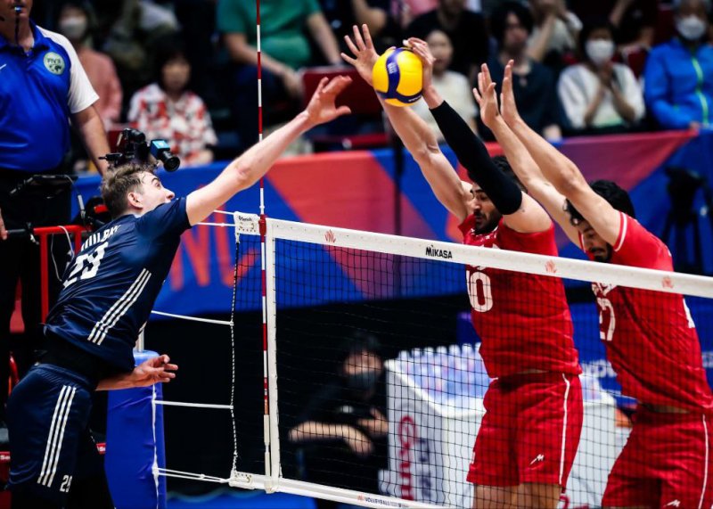 نتیجه بازی والیبال ایران و لهستان / شاگردان عطایی کامبک خوردند