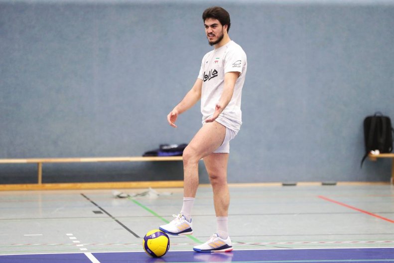 پا به توپ شدن ستاره‌های والیبال ایران